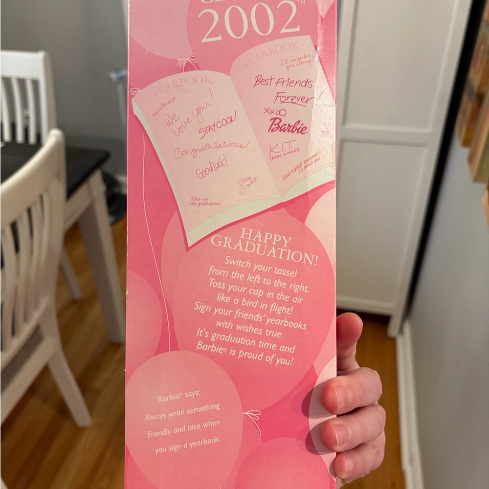 Barbie Class of 2002 Doll Box - Pink - Picture 5 of 5